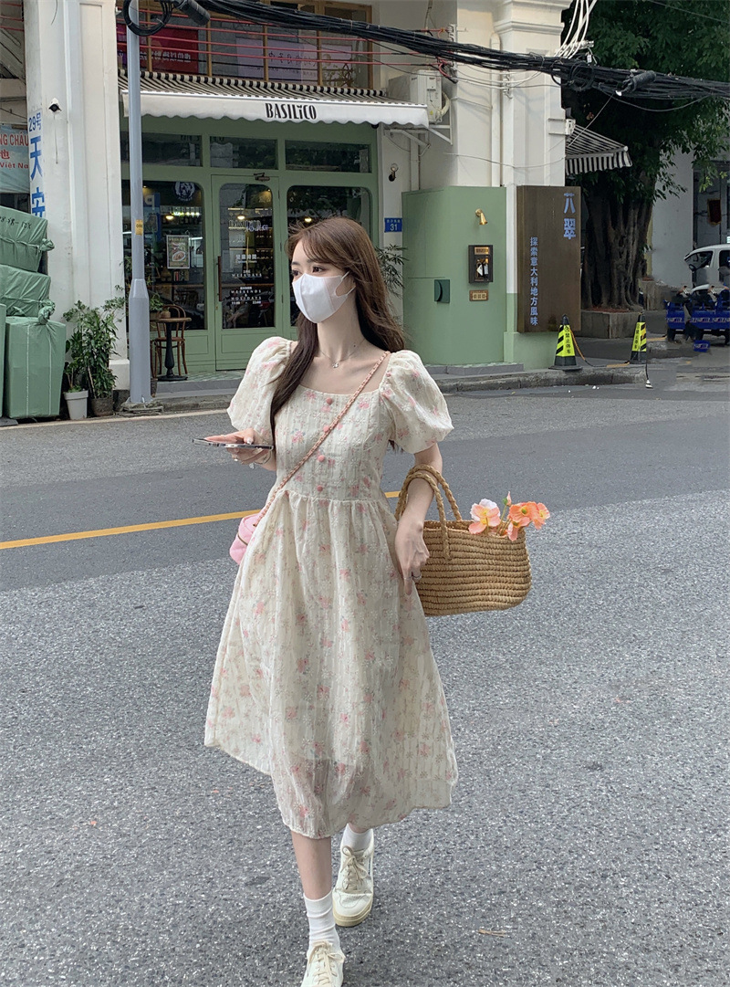 花柄ミディドレス、スクエアネック、パフショートスリーブ、Aラ - Sundress Midi Floral のレビューと価格