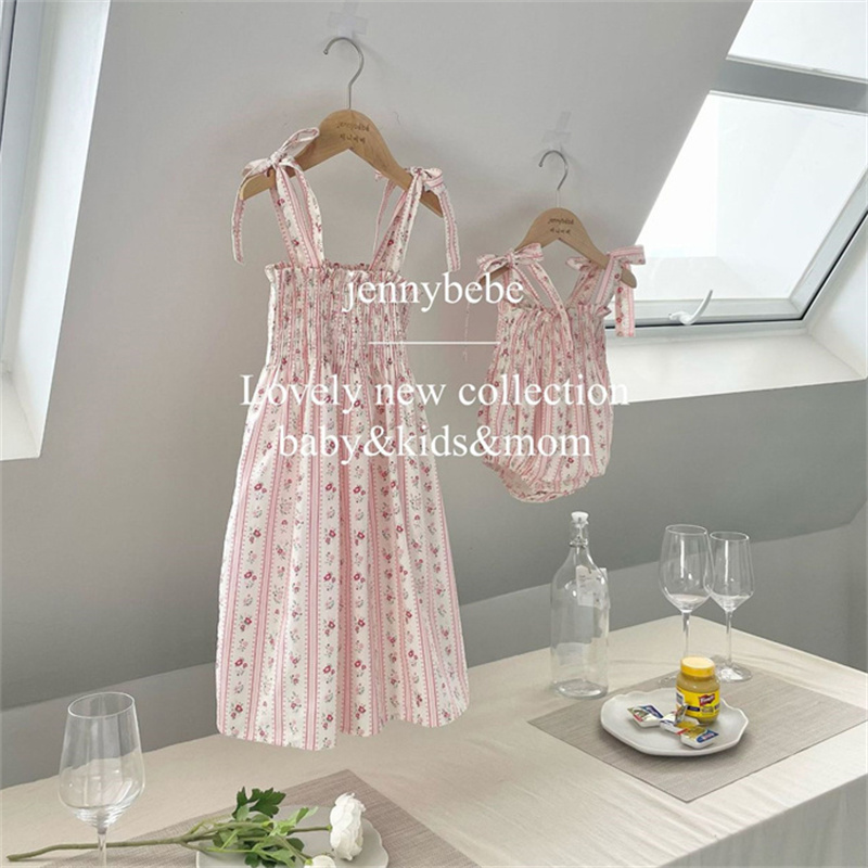 小さな女の子のための夏のロンパース、花柄の縞模様の夏のジャン - Summer Clothing Europe のレビューと価格